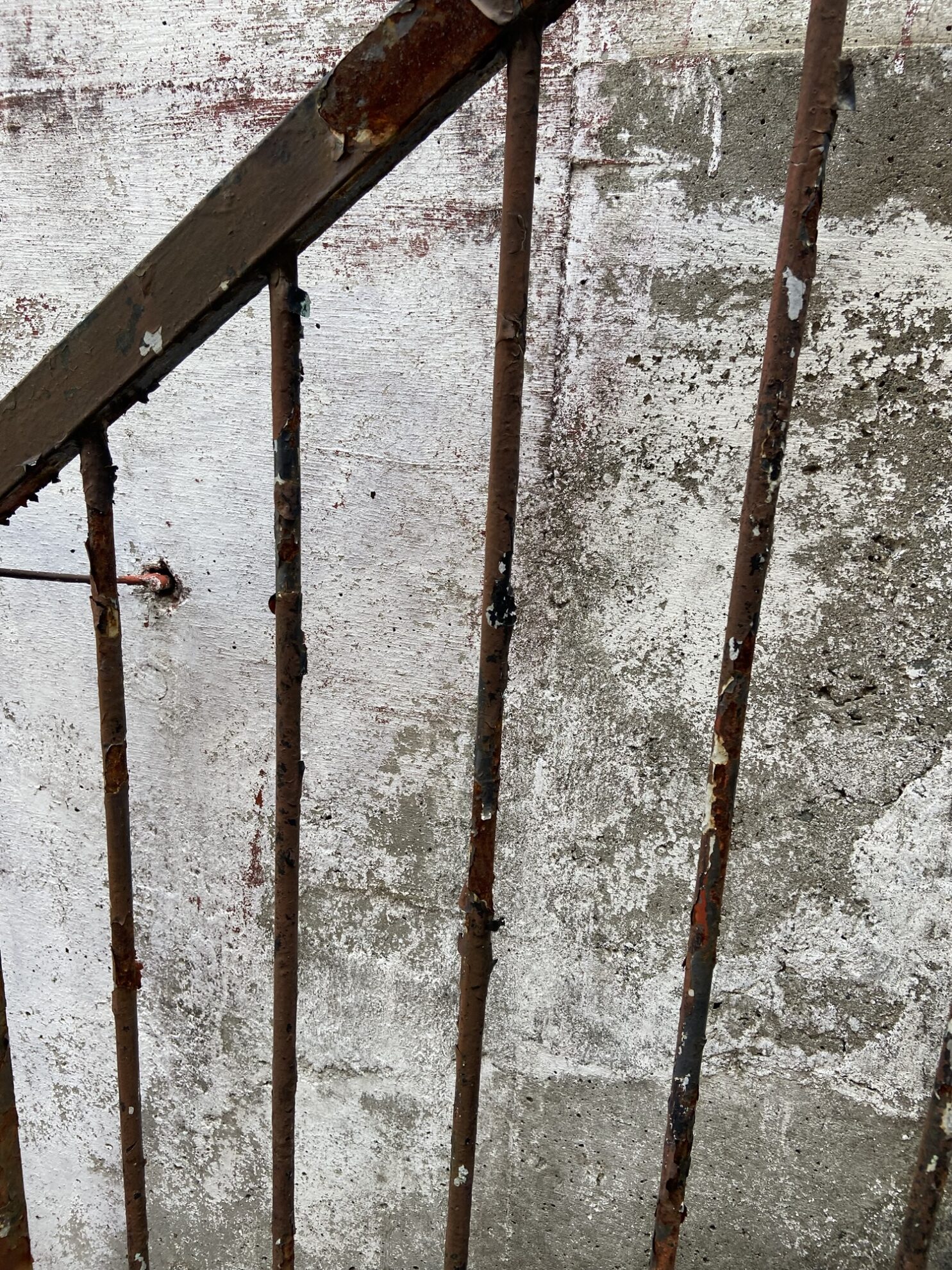 横浜市 外壁塗装 鉄部 錆の状態 ケレン前 ペイントホームズ横浜店