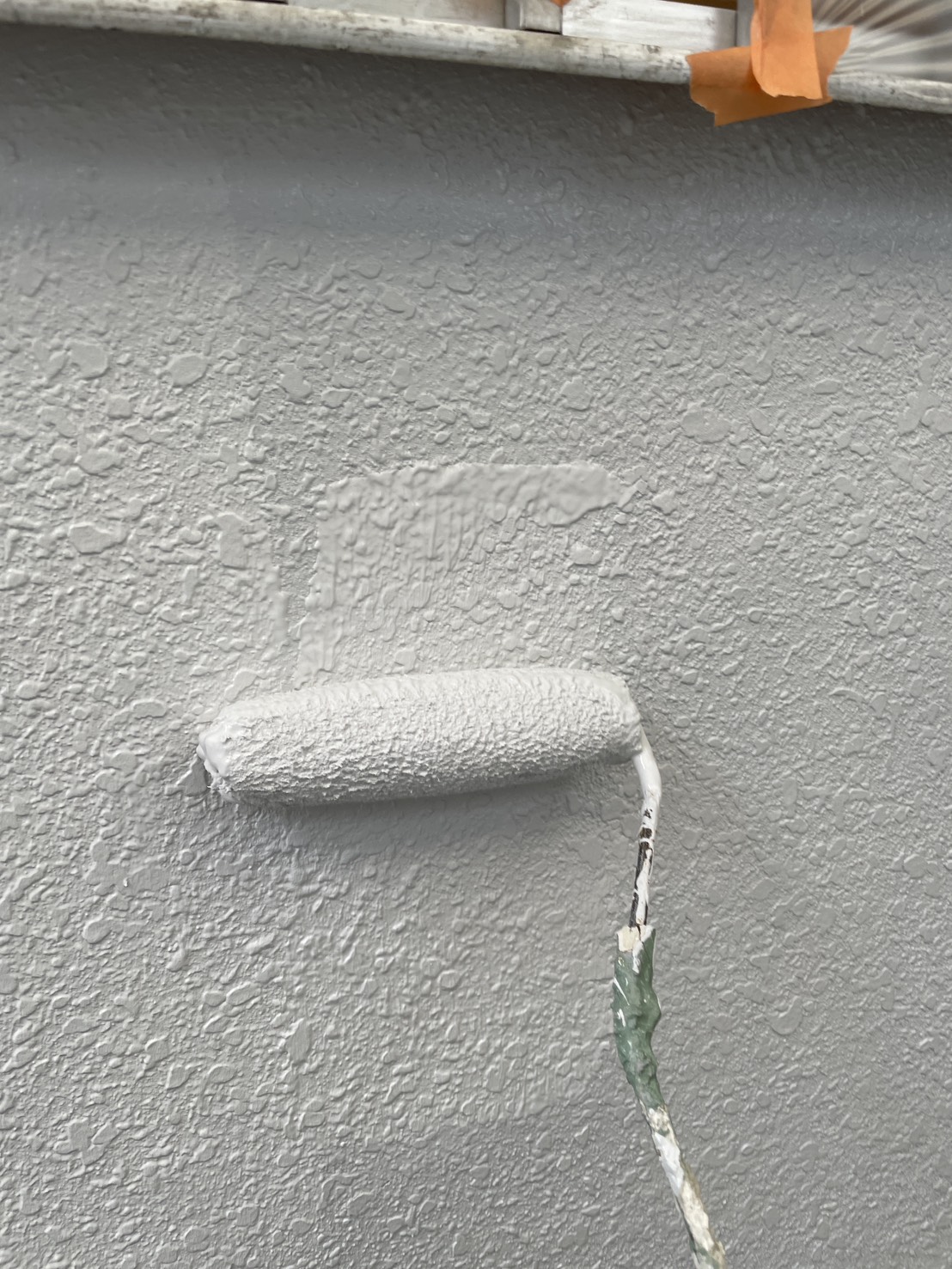 外壁上塗りローラー塗装 ウォールバリア水性Si 横浜市