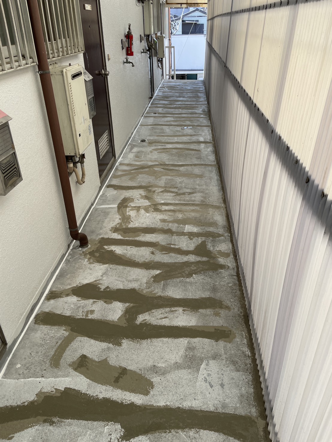 廊下床面の下地処理 横浜市防水工事