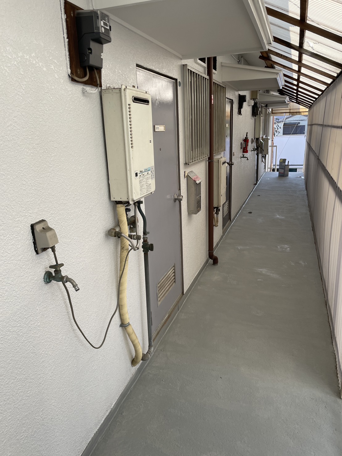 廊下プライマー塗布 横浜市防水工事