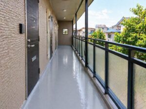 廊下防水工事完成 ダイトップH型 シルバーグレー 横浜市アパート