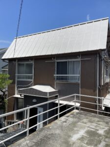 横浜市中区H様邸 外壁屋根塗装完了後の建物正面