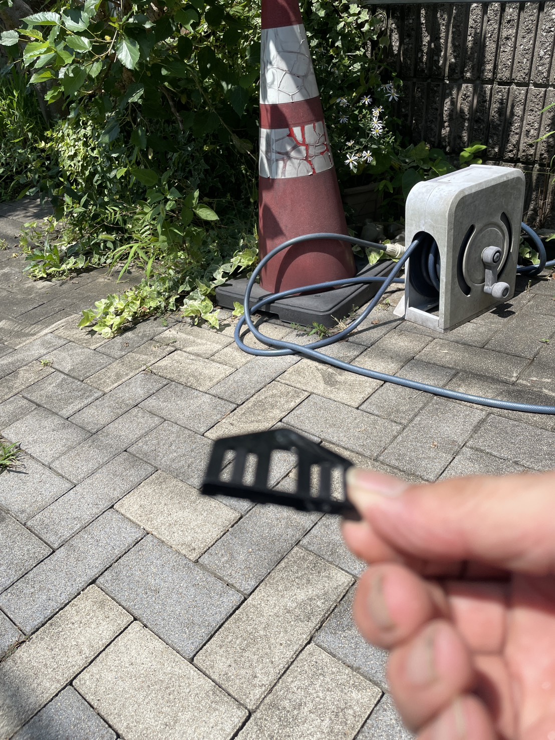 鎌倉市T様邸 屋根に使用するタスペーサー