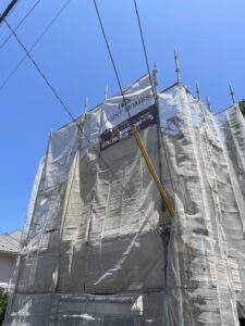 鎌倉市T様邸 外壁屋根塗装の足場設置後